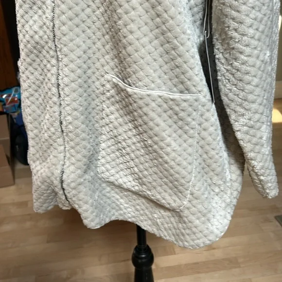 Habitat Large New with Tag Thermal Fleece Jacket, Gray, High/Low - Picture 3 of 7